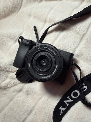Sony A6400 Kit Cámara + Lente + Accesorios