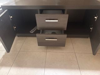 Mueble de madera y metal