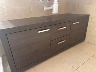 Mueble de madera y metal