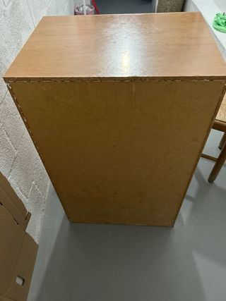 Cajonera de madera y con 5 cajones.