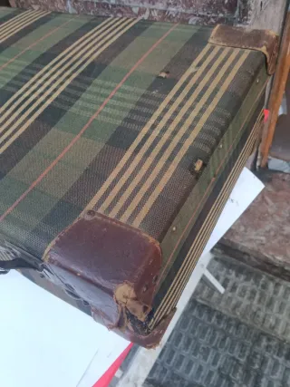 Maleta Vintage Cuadros Marrón y Verde