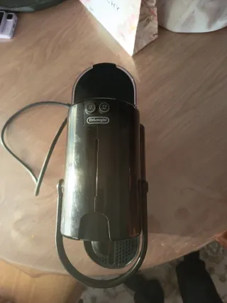 Cafetera Nespresso Delonghi Negra