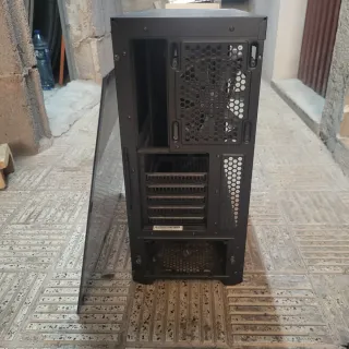 Carcasa PC Negra CoolerMaster