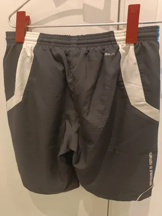 Pantalón corto Adidas gris y azul