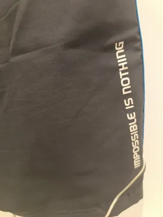 Pantalón corto Adidas gris y azul