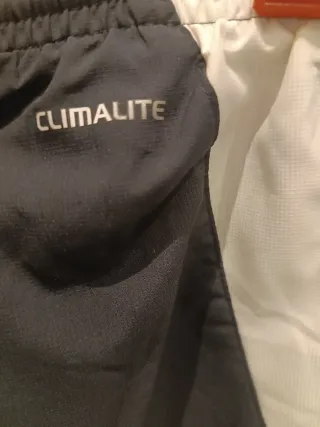 Pantalón corto Adidas gris y azul
