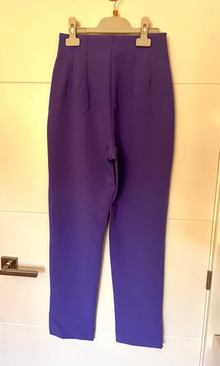 Pantalones morados de vestir