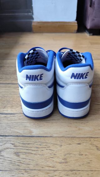 Zapatillas Nike Blancas y Azules