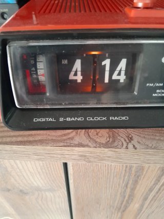 Radio Reloj Digital Sanyo FM/AM
