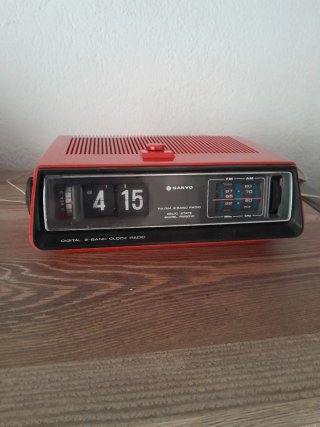 Radio Reloj Digital Sanyo FM/AM
