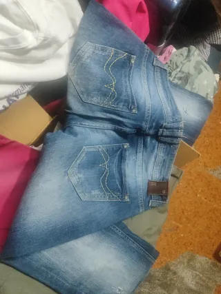 Vaqueros Desgastados Talla Chica