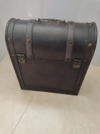 Baúl pequeño tipo maleta