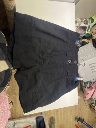 Falda negra de tiro alto