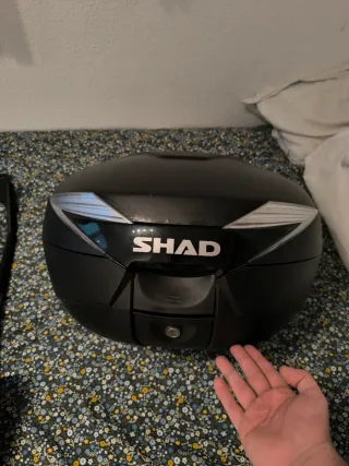 Baúl Shad SH39 y Soporte CB650R