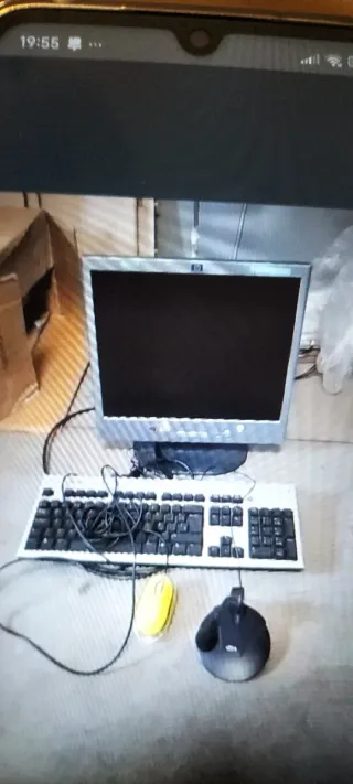 Pantalla, teclado y ratón