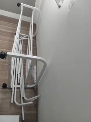 Perchero burro doble con ruedas+estanterías blanco