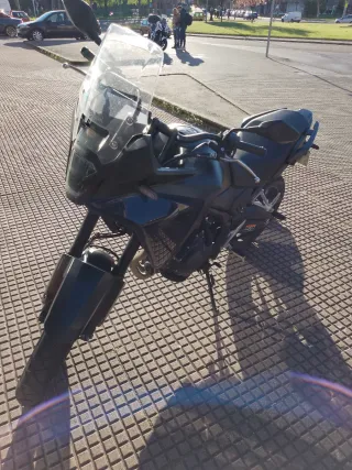 Honda NX500 Adventure Moto Negra