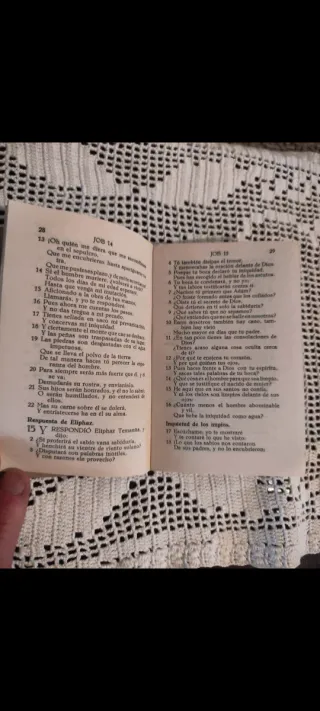 Libro biblico antiguo,de casi 100 años