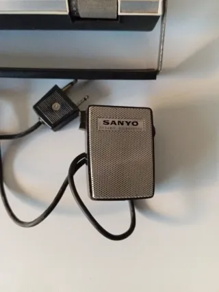 Magnetófono Sanyo años 60