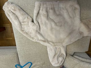 Cazadora pelo sintético niña beige