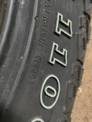Neumáticos 4x4 235/80 R17.  Precio por los 2 nuevo