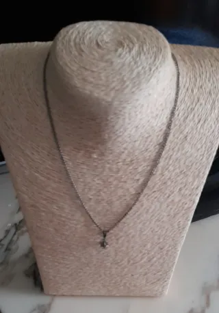 Collar de cadena plateada