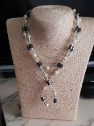 Collar de cadena plateada