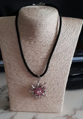 Collar de cadena plateada