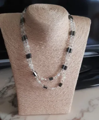 Collar de cadena plateada