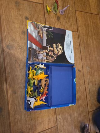 Pack Mini Dinosaurios y Juego Regalo