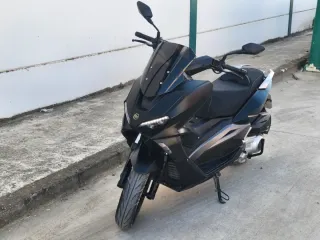 Keeway Vieste 300cc Negro Motor origen Piaggio.