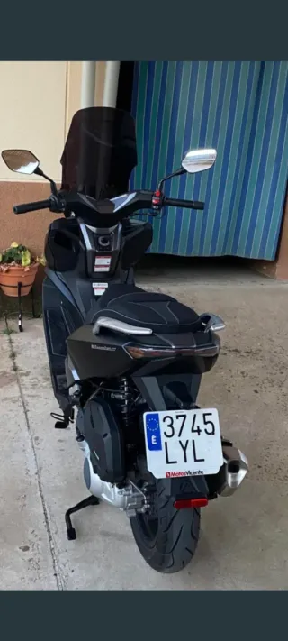 Keeway Vieste 300cc Negro Motor origen Piaggio.