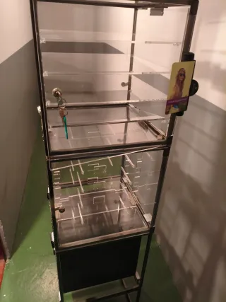 Estantería Ray-Ban Acero y Metacrilato