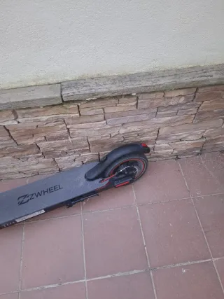 Patinete Eléctrico ZWheel Negro y Rojo