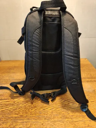 Mochila Lowepro DSLR Video Fastpack 15 AW