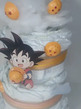 Tarta de pañales temática Bola de Dragón