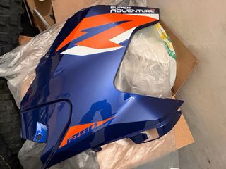 Tapa lateral depósito KTM 1290 Super Adventure R