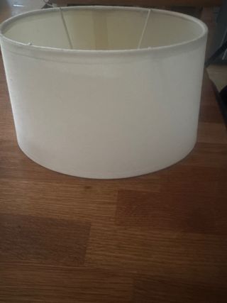 Pantalla de lámpara beige y marrón