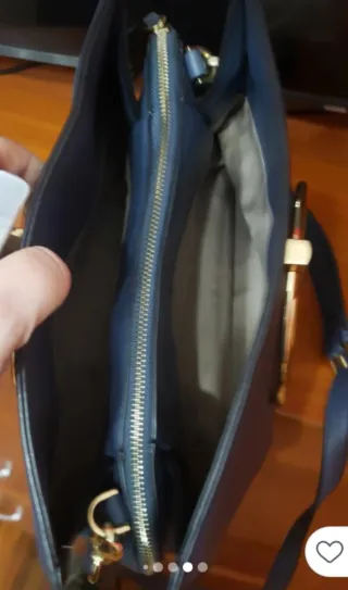 Borsa blu con dettagli oro