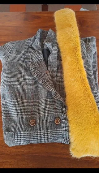 Cappotto con eco pelliccia gialla