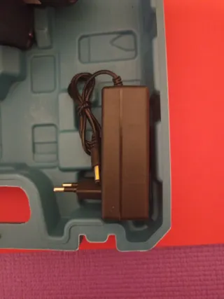 Taladro Atornillador Percutor 28V