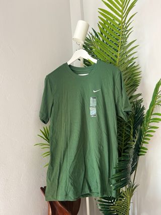 Camiseta Nike Verde Talla S