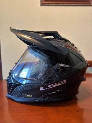 Casco LS2 MX701 Explorer Carbon Forged. Negro