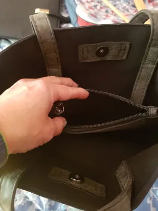 Bolso gris/verde militar