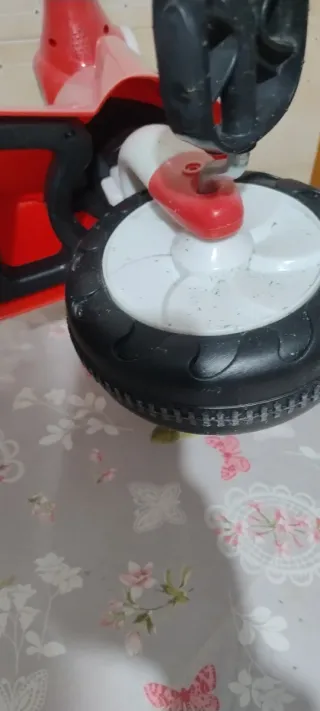 Bicicletta triciclo con suoni elettronici