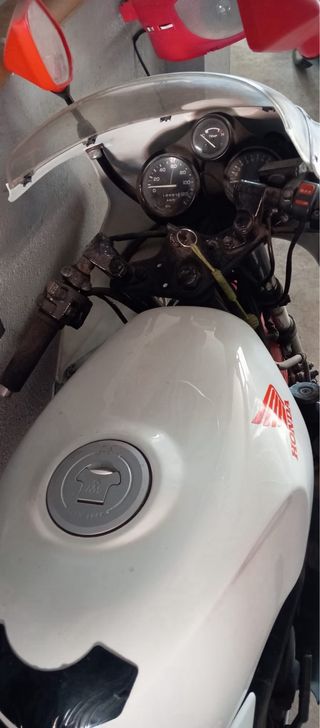 Honda NS1 Roja y Blanca