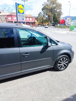 Volkswagen Touran 2012 2.0l 140cv 7place