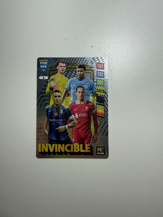 Carta Panini FIFA 365 Invencible