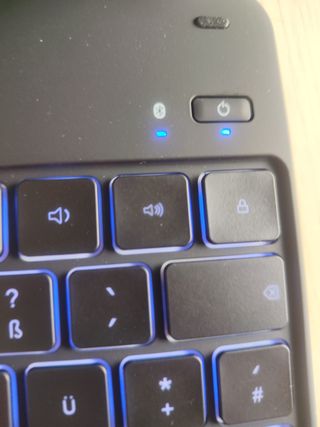 unda con teclado bluetooth10 tipo portátil negra