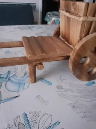 Portavasos di legno marrone